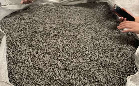 Cat litter manufacturer's phone number, technology and formula